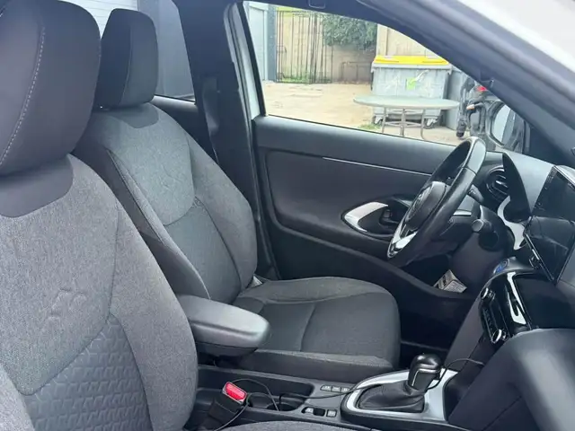 Toyota Yaris Cross view 6