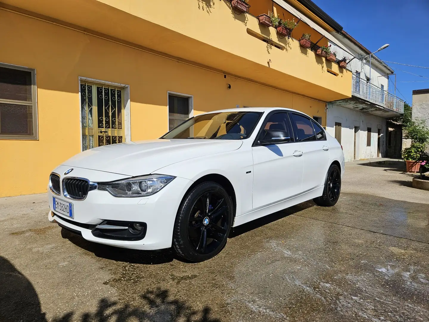 BMW 320 320d Luxury - Sport Bianco - 1