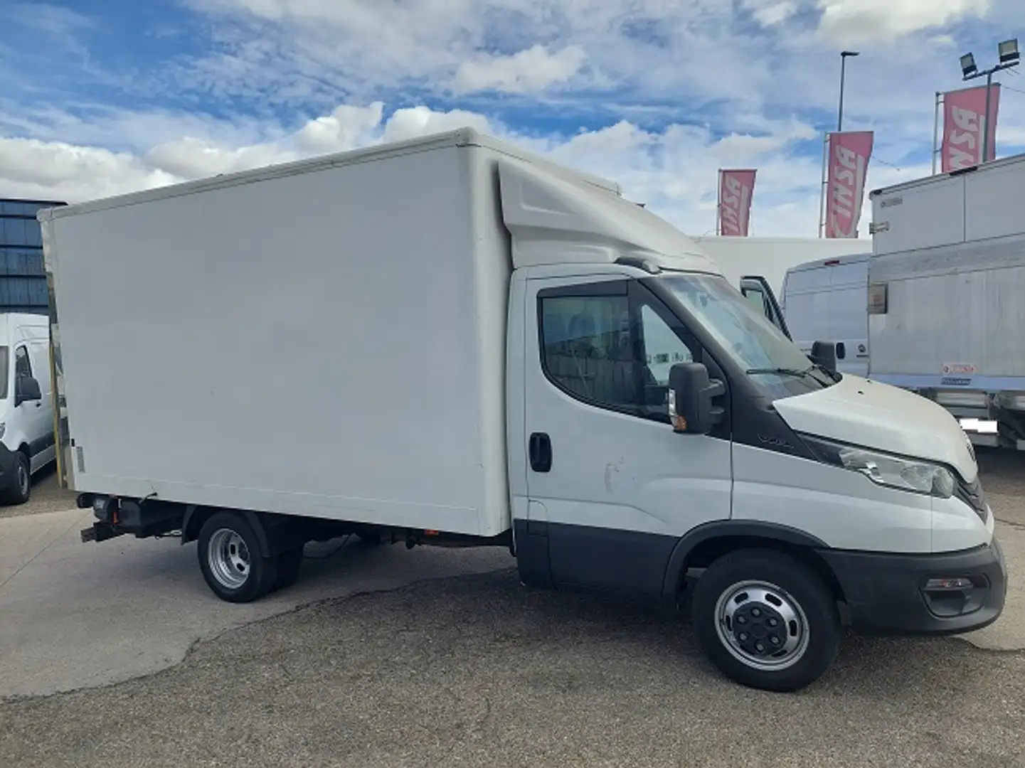 Iveco Daily IVECO Industrial  Manual de 2 Puertas Blanco - 2