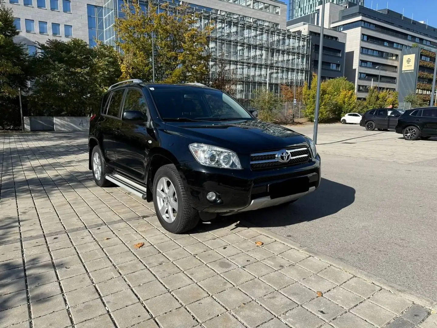Toyota RAV4 RAV4 2,0 VVT-i 4WD Cross Sport Aut. Cross Sport Schwarz - 1
