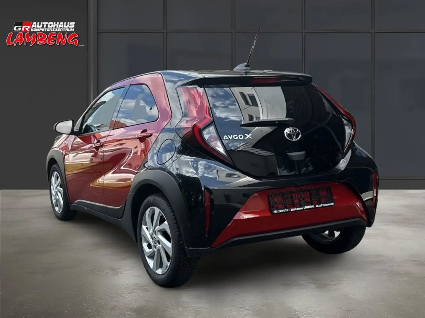 Toyota Aygo X Pulse *ALLWETTERREIFEN**SITZHEIZUNG*RÜCKFAHRKAMERA Rouge - 2