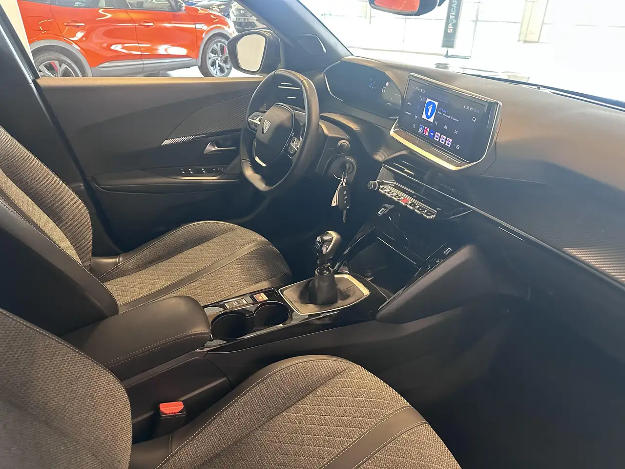 Peugeot 2008 ALLURE 1.2 BENZINE 100 PK MAN 6, миниатюра 2