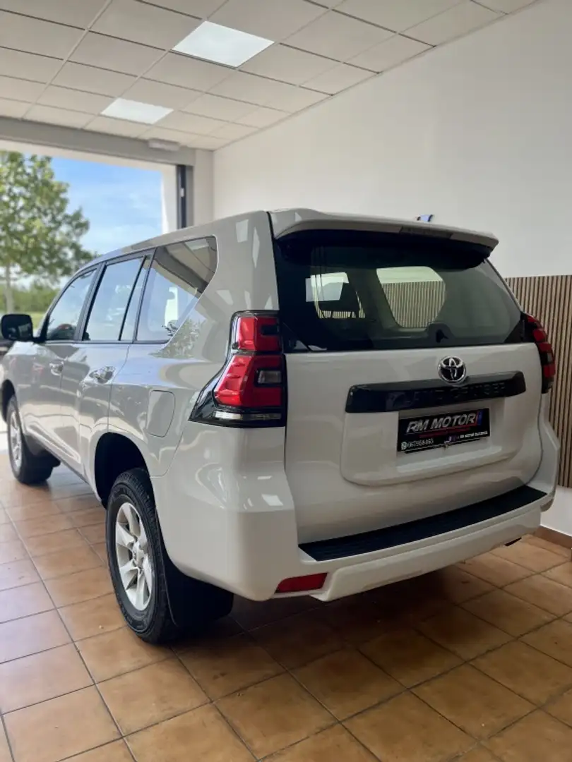 Toyota Land Cruiser D-4D GX Blanco - 2