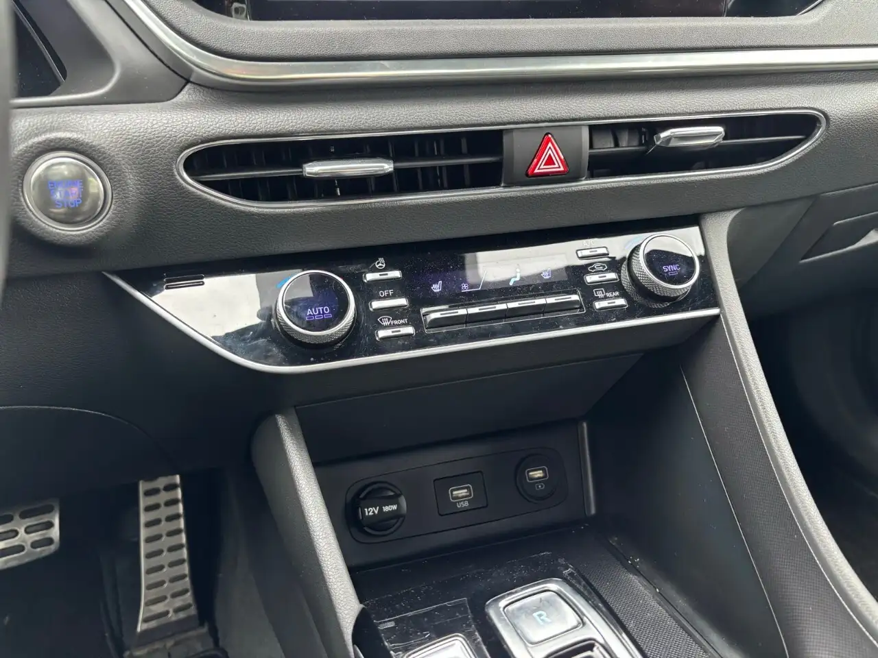 Hyundai SONATA снимка Hyundai SONATA