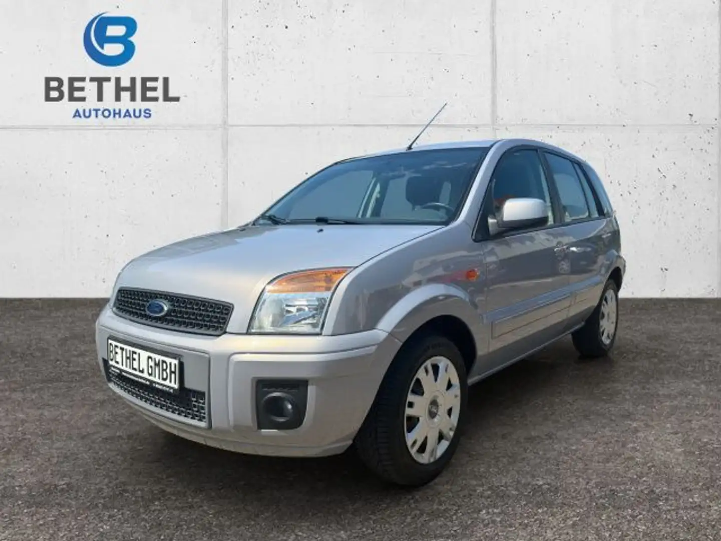 Ford Fusion 1.4 Trend, Klima, AHK el. Fenster Silber - 1