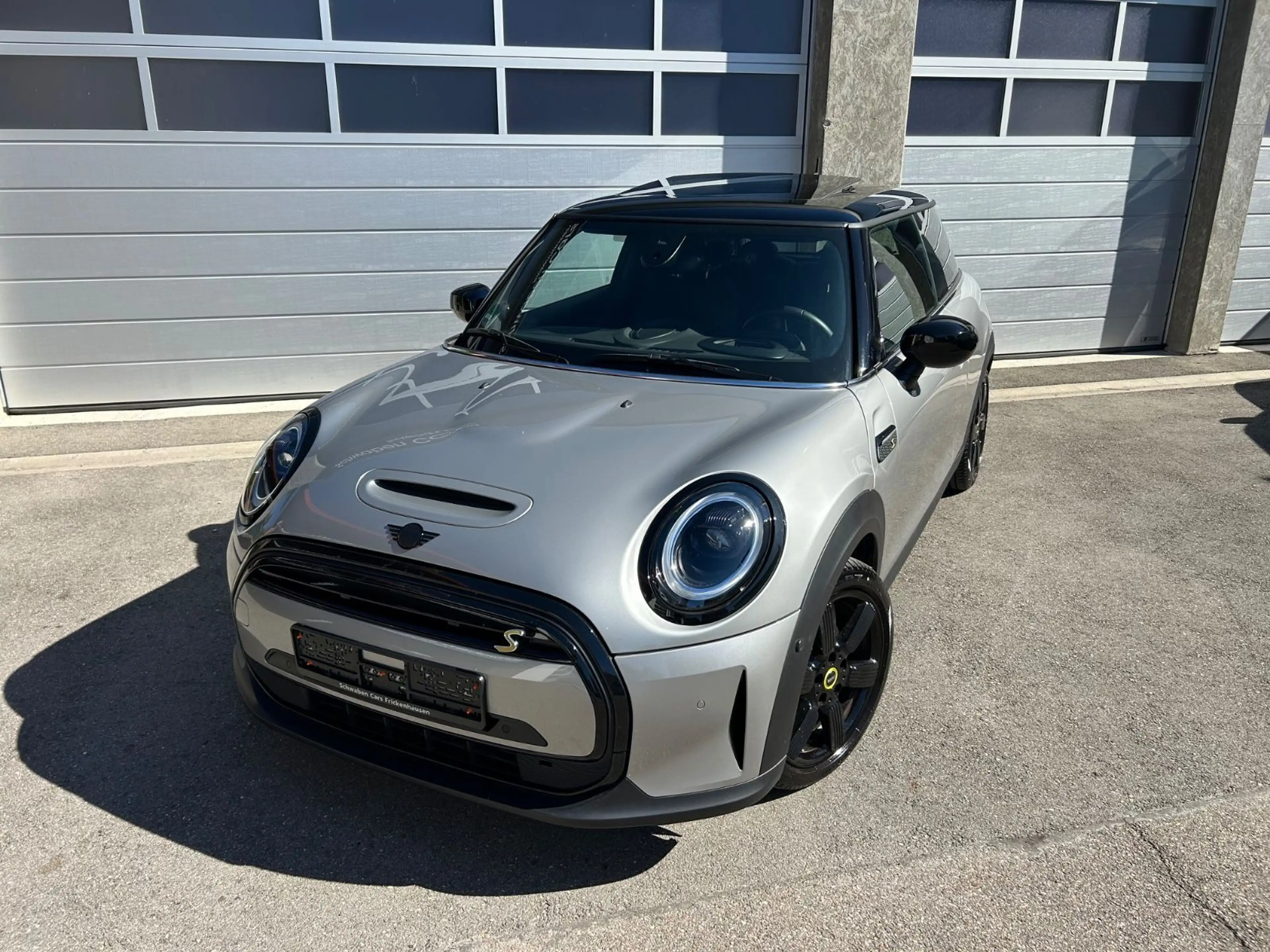 MINI Cooper SE Facelift Pano HUD HiFi H&K Kamera — photo 5