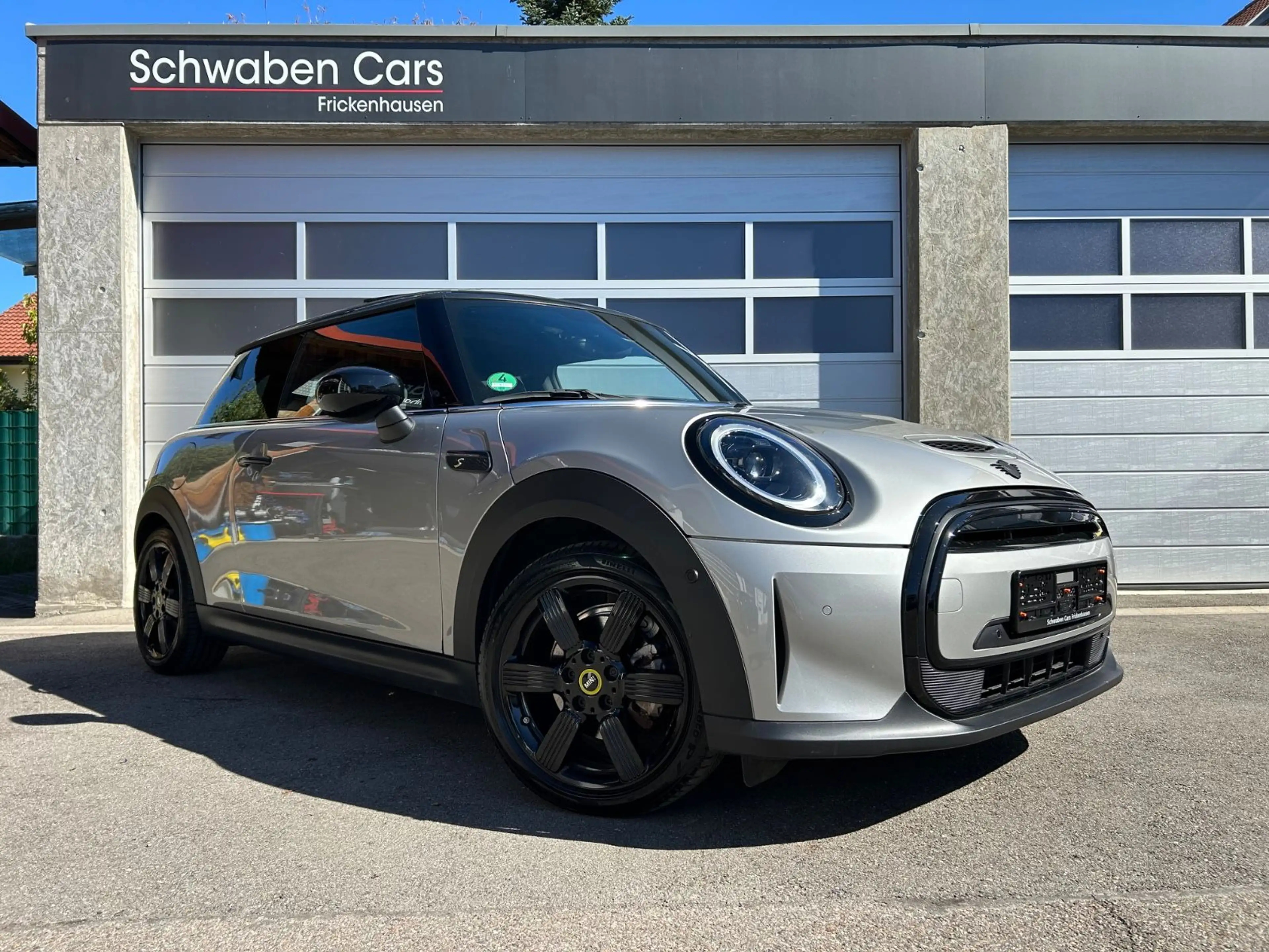 MINI Cooper SE Facelift Pano HUD HiFi H&K Kamera — photo 9