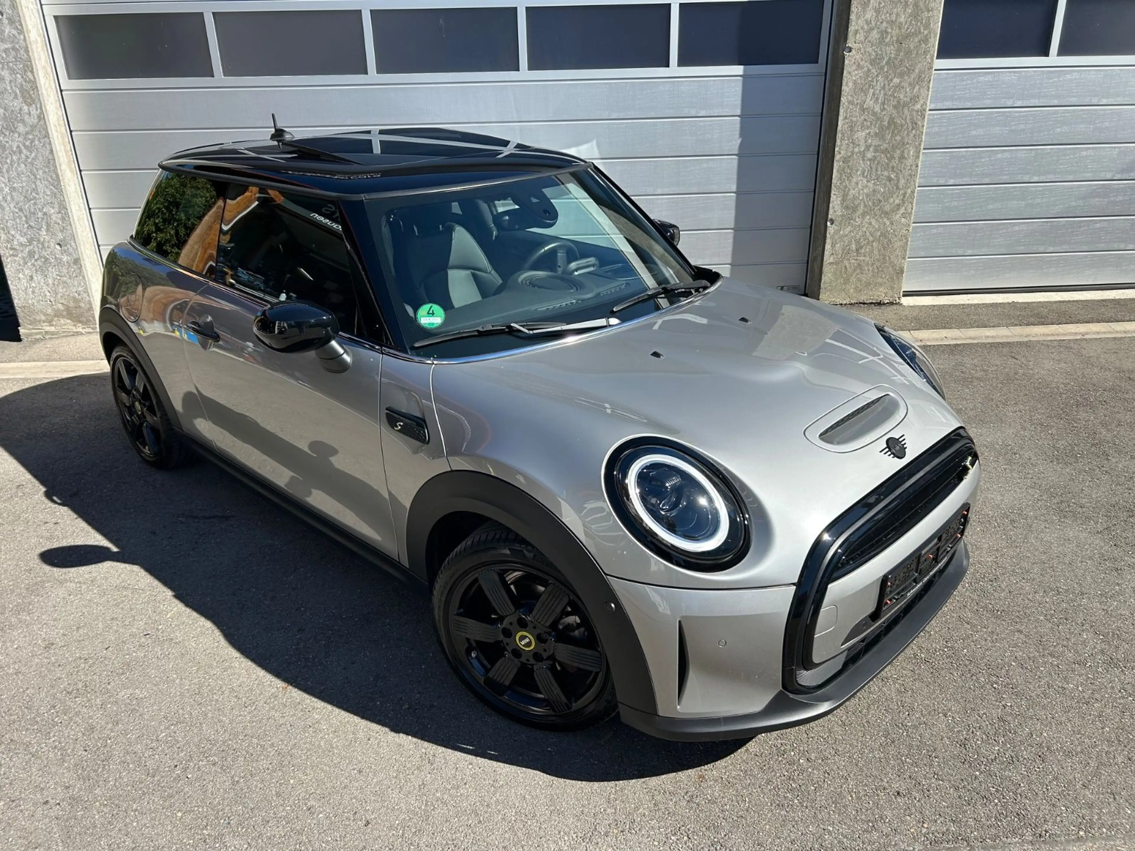 MINI Cooper SE Facelift Pano HUD HiFi H&K Kamera — photo 10