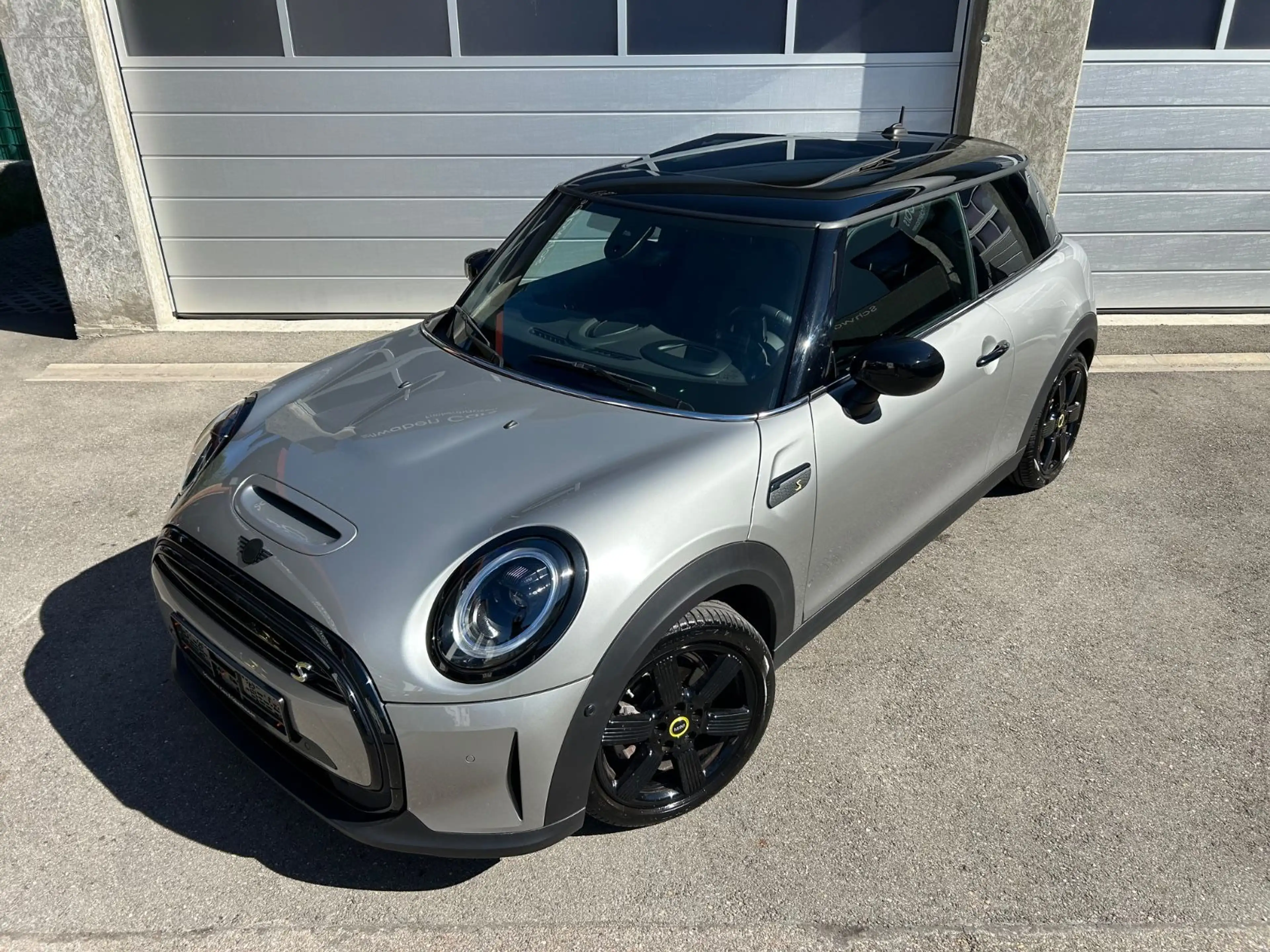 MINI Cooper SE Facelift Pano HUD HiFi H&K Kamera — photo 3
