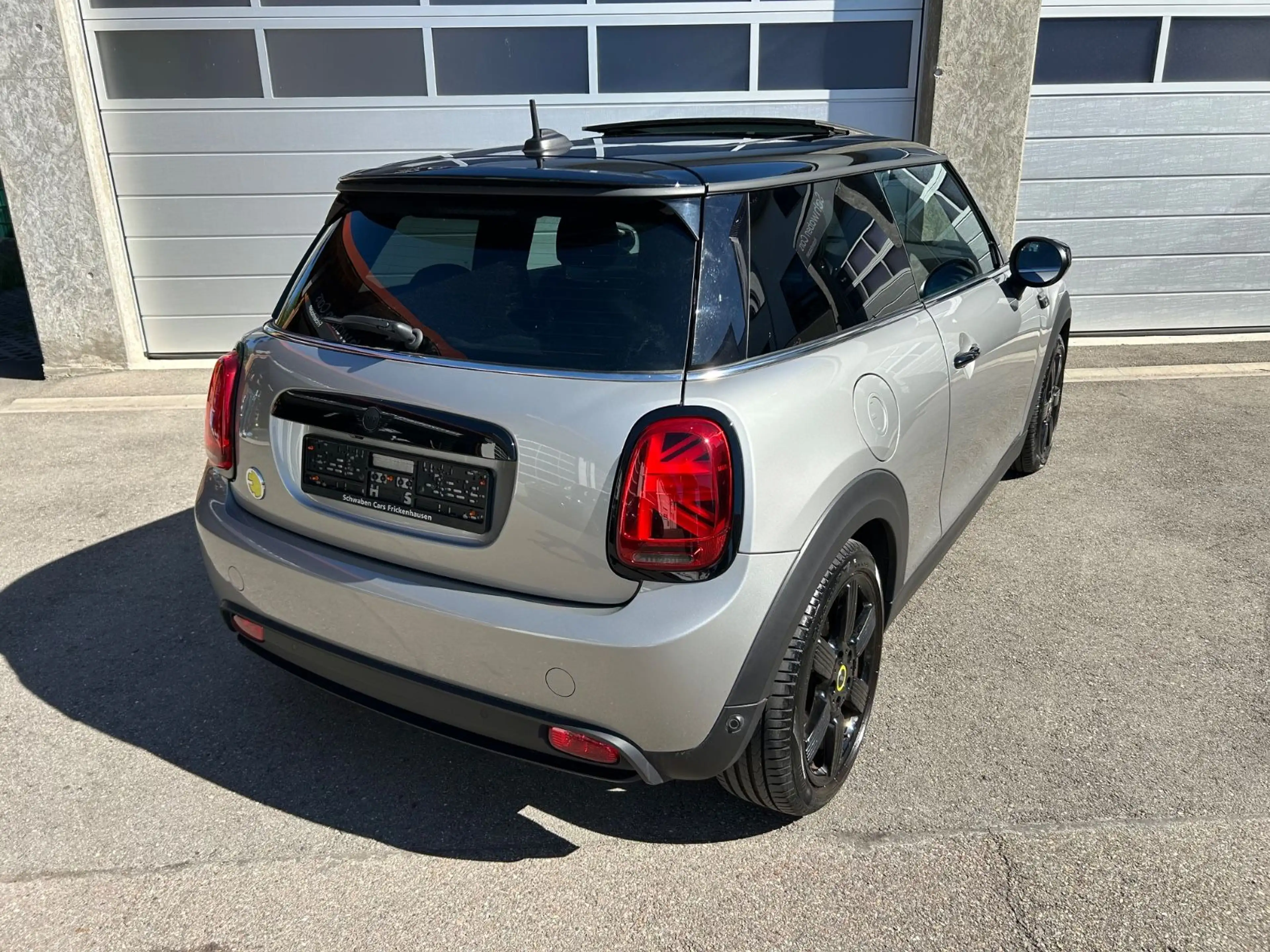 MINI Cooper SE Facelift Pano HUD HiFi H&K Kamera — photo 14