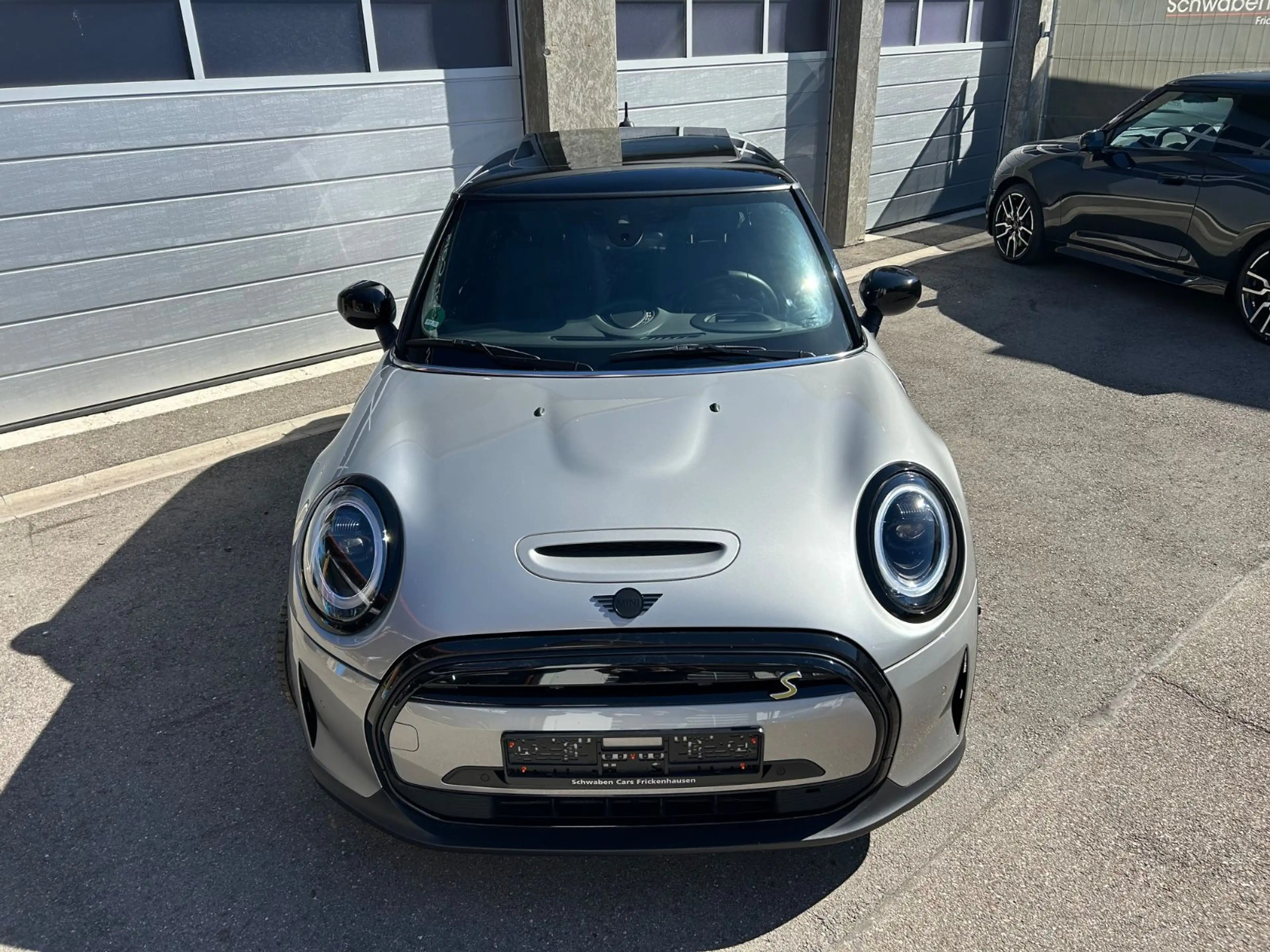 MINI Cooper SE Facelift Pano HUD HiFi H&K Kamera — photo 7