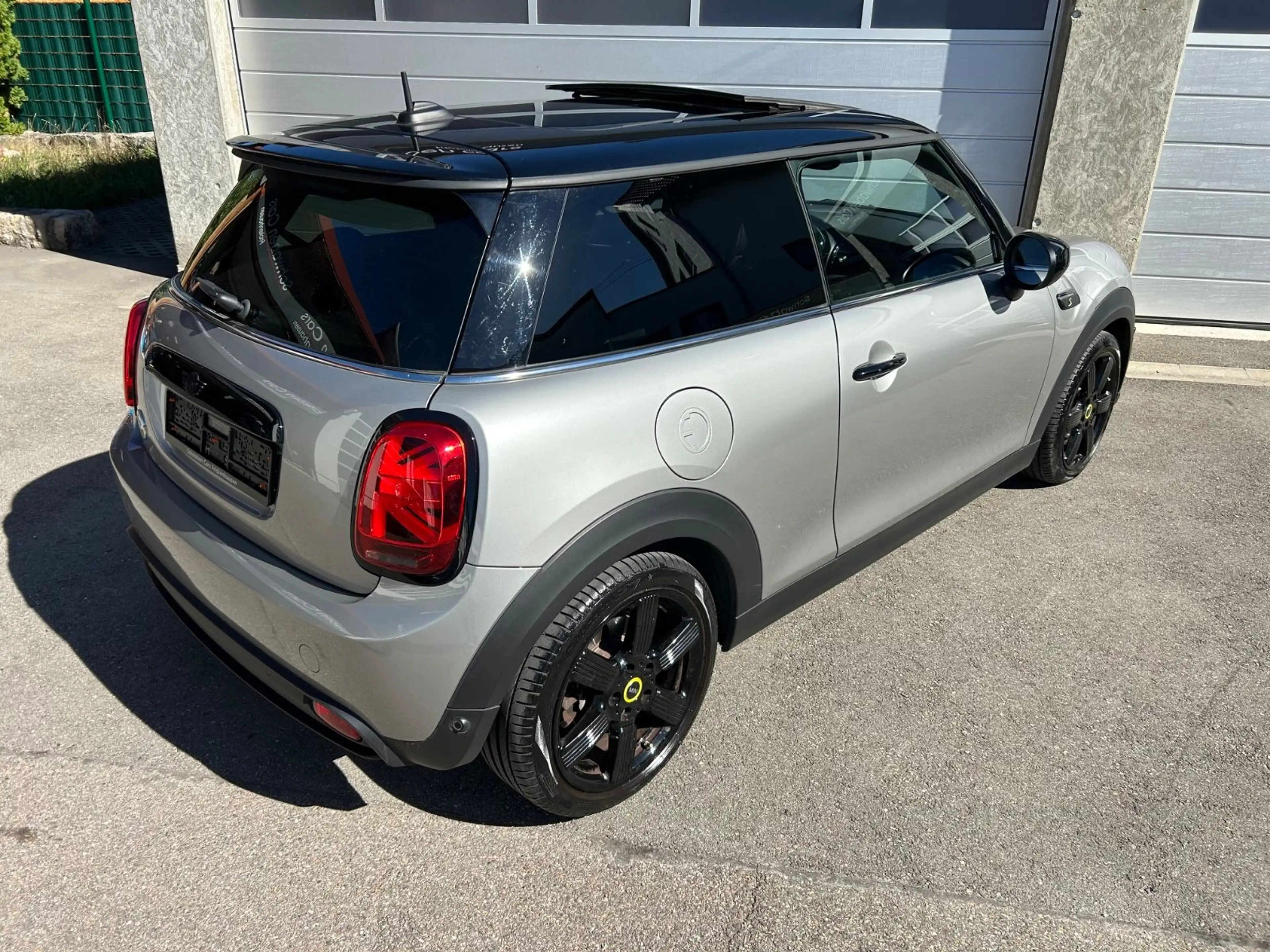 MINI Cooper SE Facelift Pano HUD HiFi H&K Kamera — photo 13