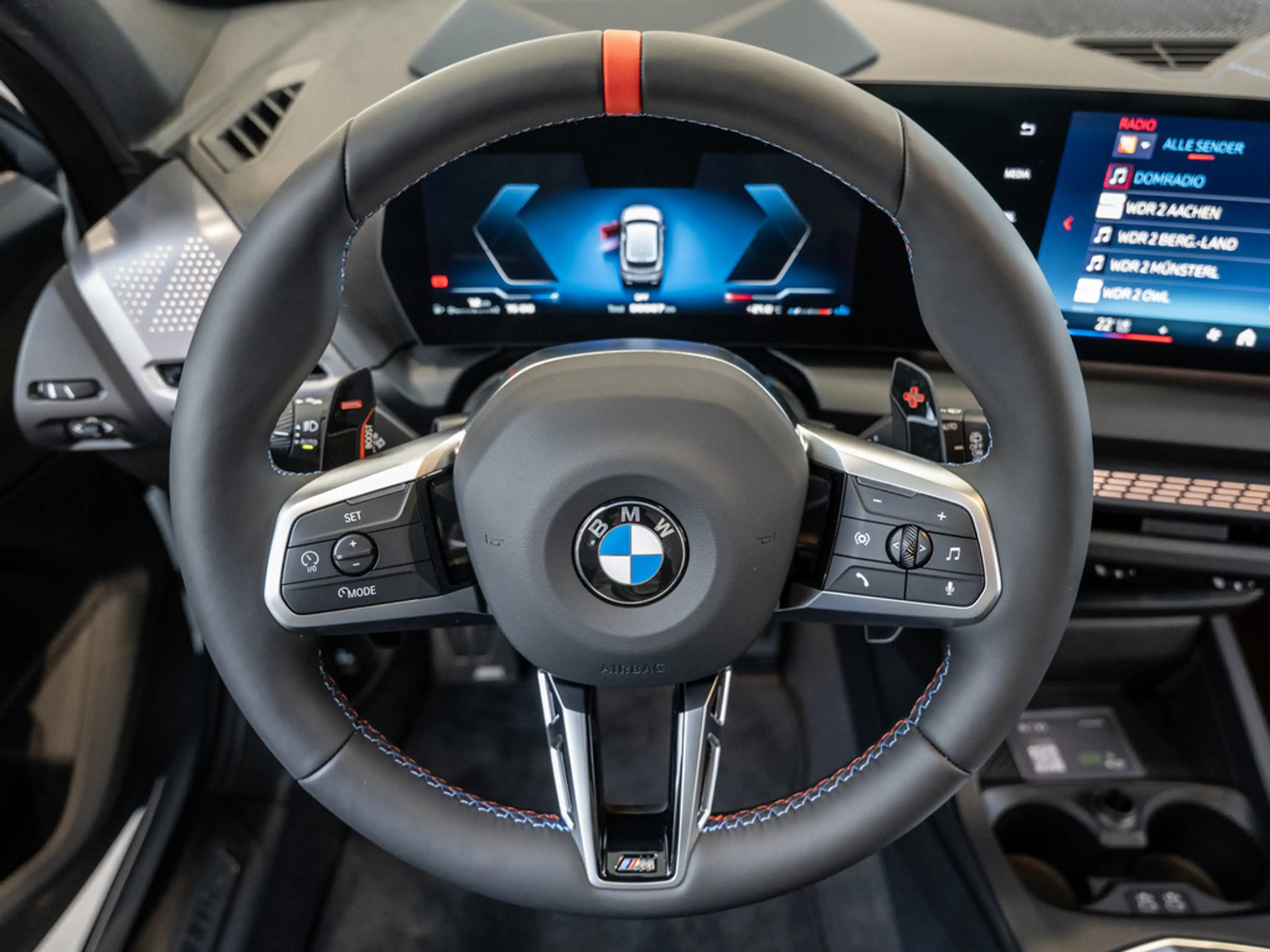 BMW 135 M xDrive LED AHK NAVI H/K KAMERA SHZ PDC — photo 12