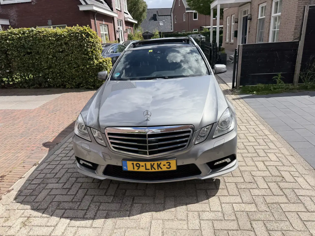 Mercedes-Benz E 200