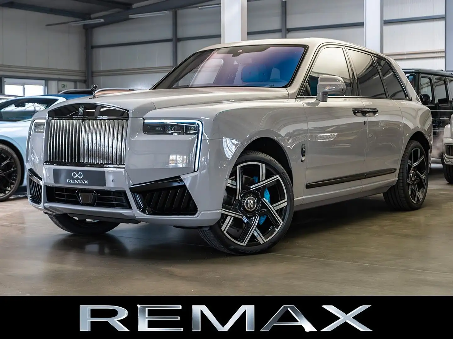 Rolls-Royce Cullinan Black Badge / 4 Seats / MY 2026 Šedá - 1