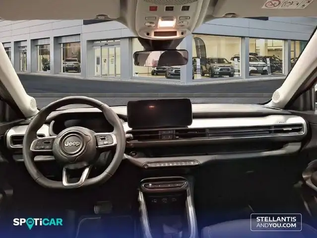 Jeep Avenger view 8