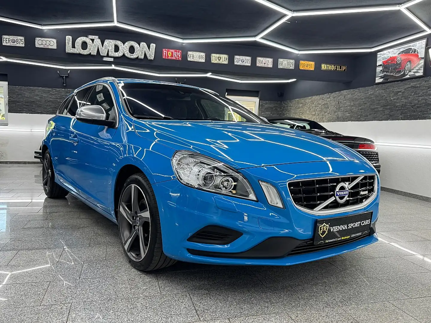 Volvo V60 2.0 D4 R-Design*Top-Ausstattung* Blau - 2