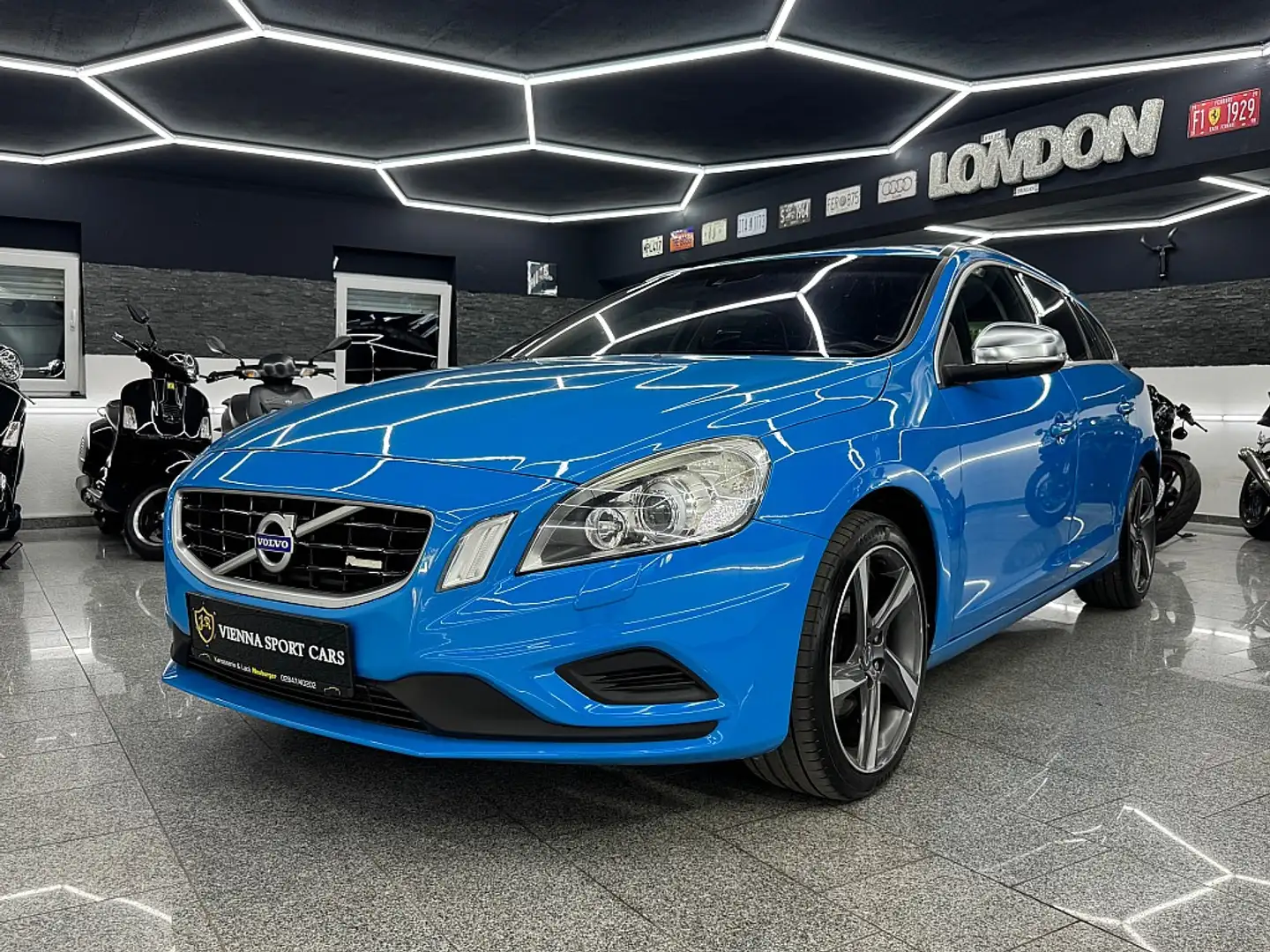 Volvo V60 2.0 D4 R-Design*Top-Ausstattung* Blau - 1