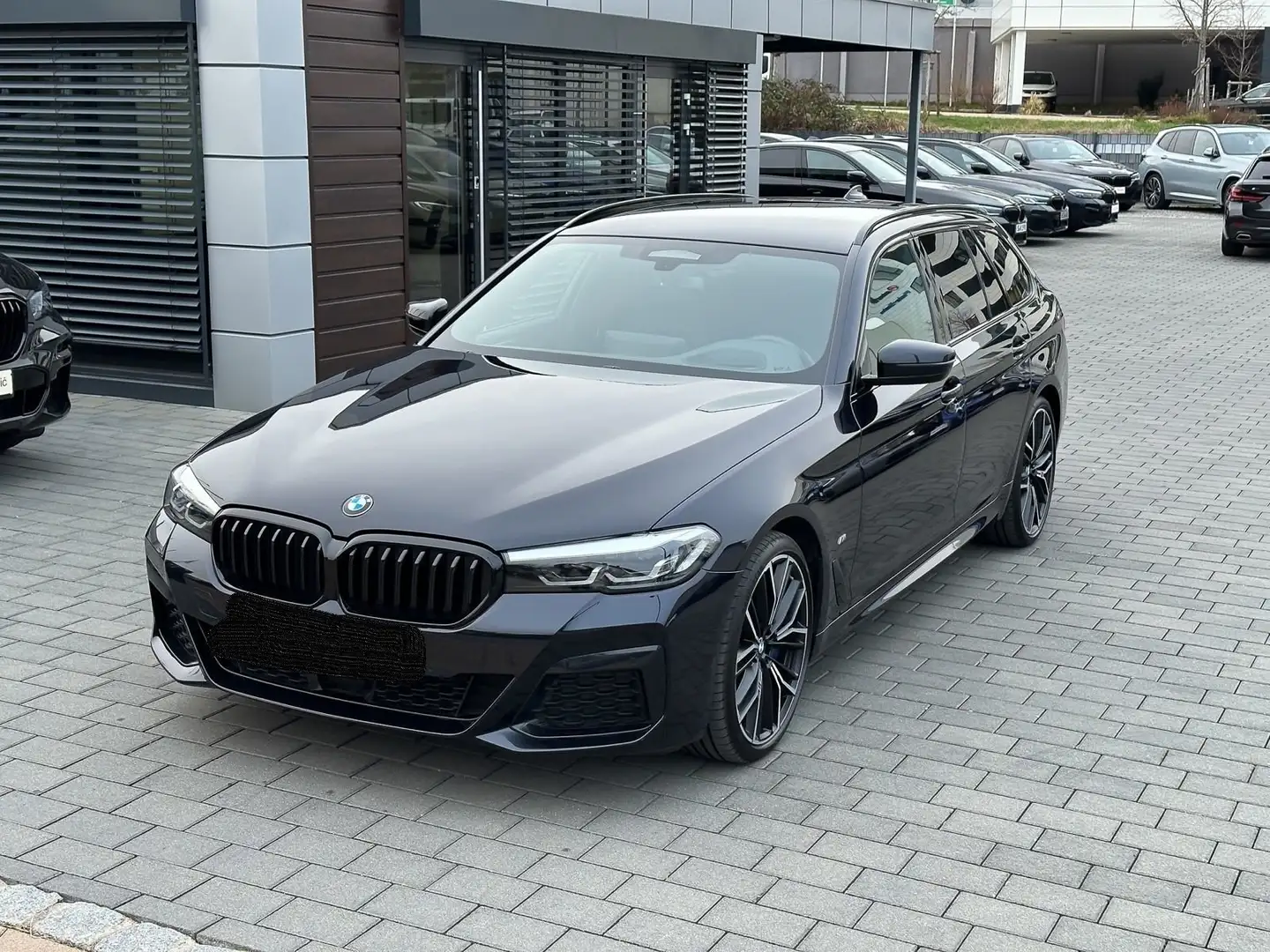 BMW 530 530d xDrive Touring Aut. M Sport Edition Fekete - 1