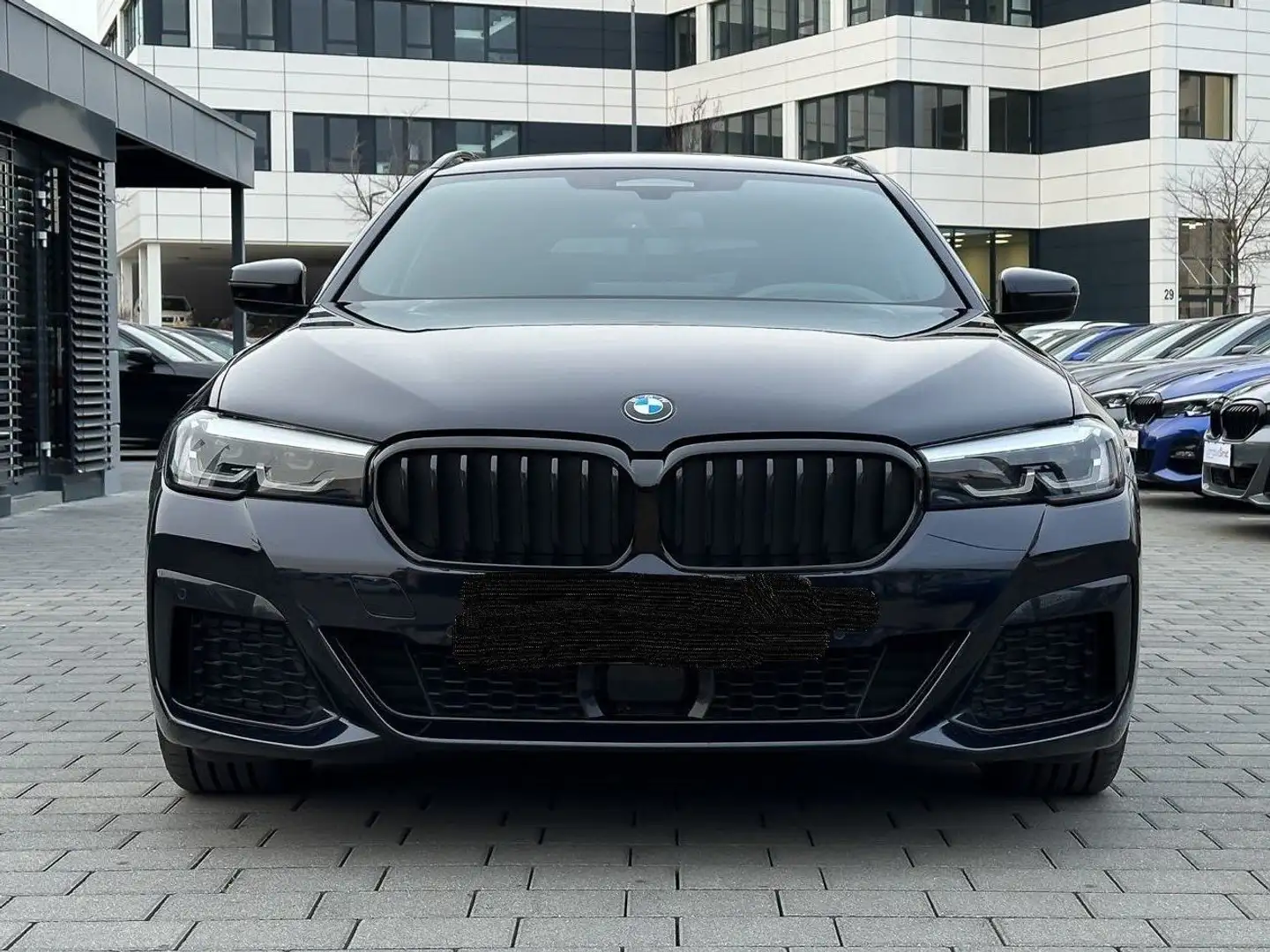 BMW 530 530d xDrive Touring Aut. M Sport Edition Fekete - 2