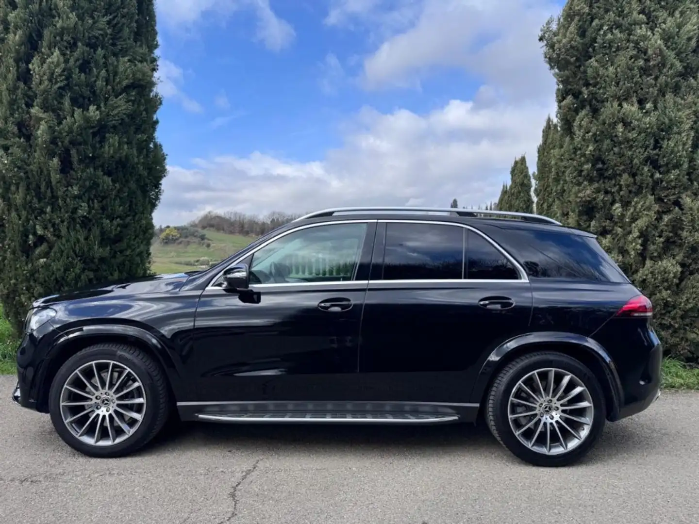 Mercedes-Benz GLE 300 d 4Matic M.Hybrid PremiumPlus Schwarz - 2