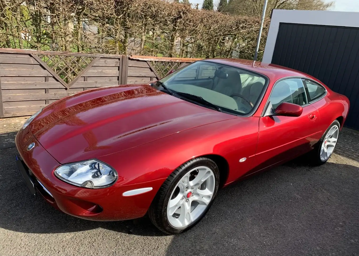 Jaguar XK8 XK8 Coupe Red - 1