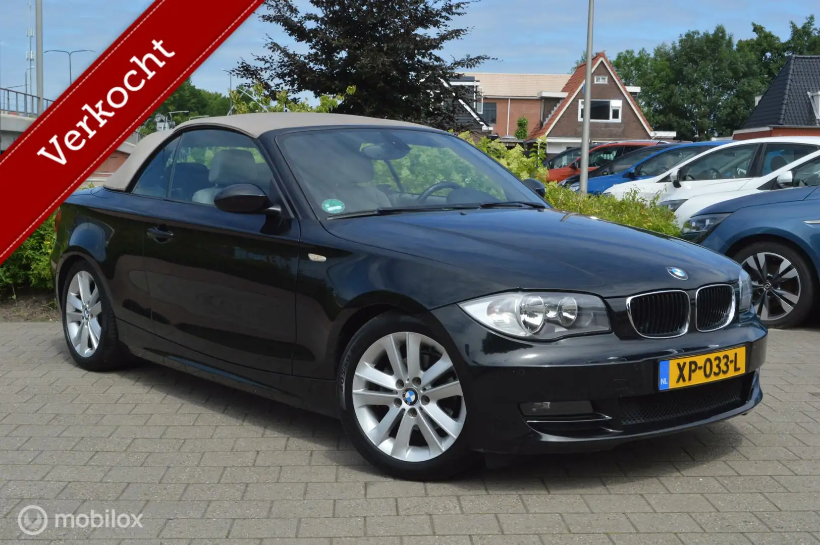 BMW 118 1-serie Cabrio 118i Executive Zwart - 2