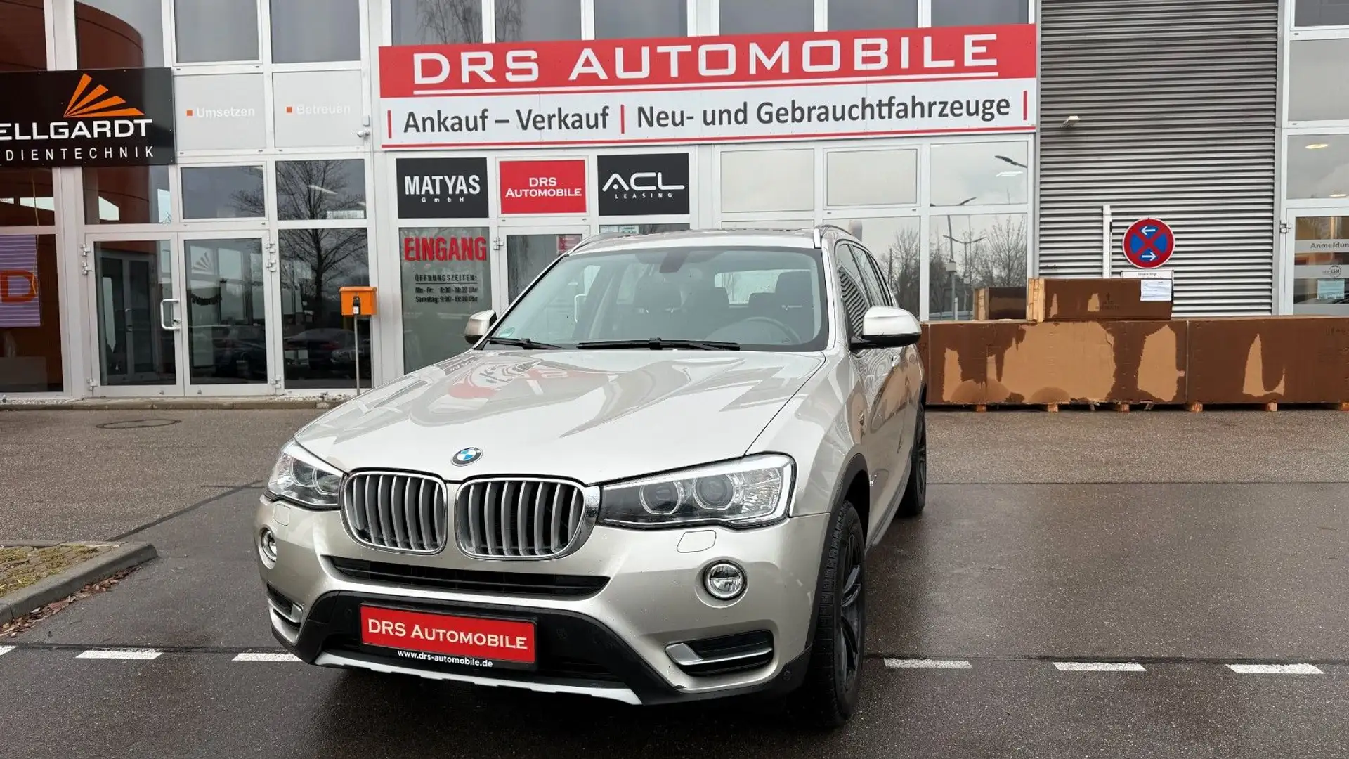 BMW X3 sDrive 18d/X Line/Navi/Pano/Xenon/AHK Silber - 1