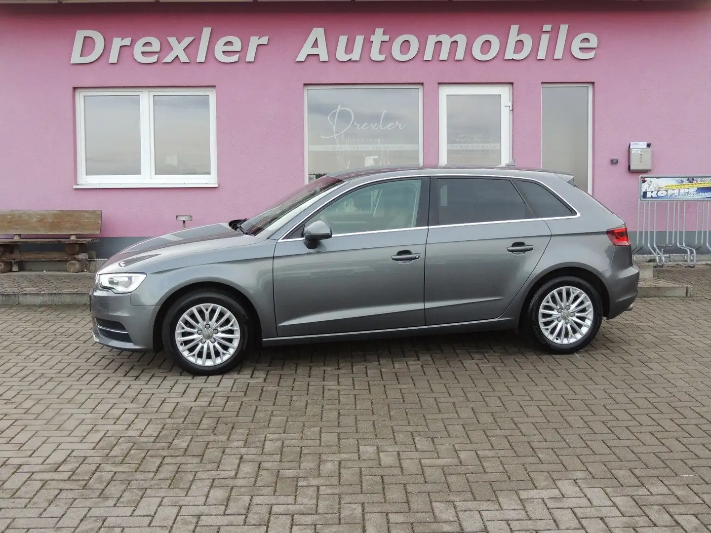 Audi A3 Sportback ambiente **Xenon+Navi+Teilleder** Gris - 1
