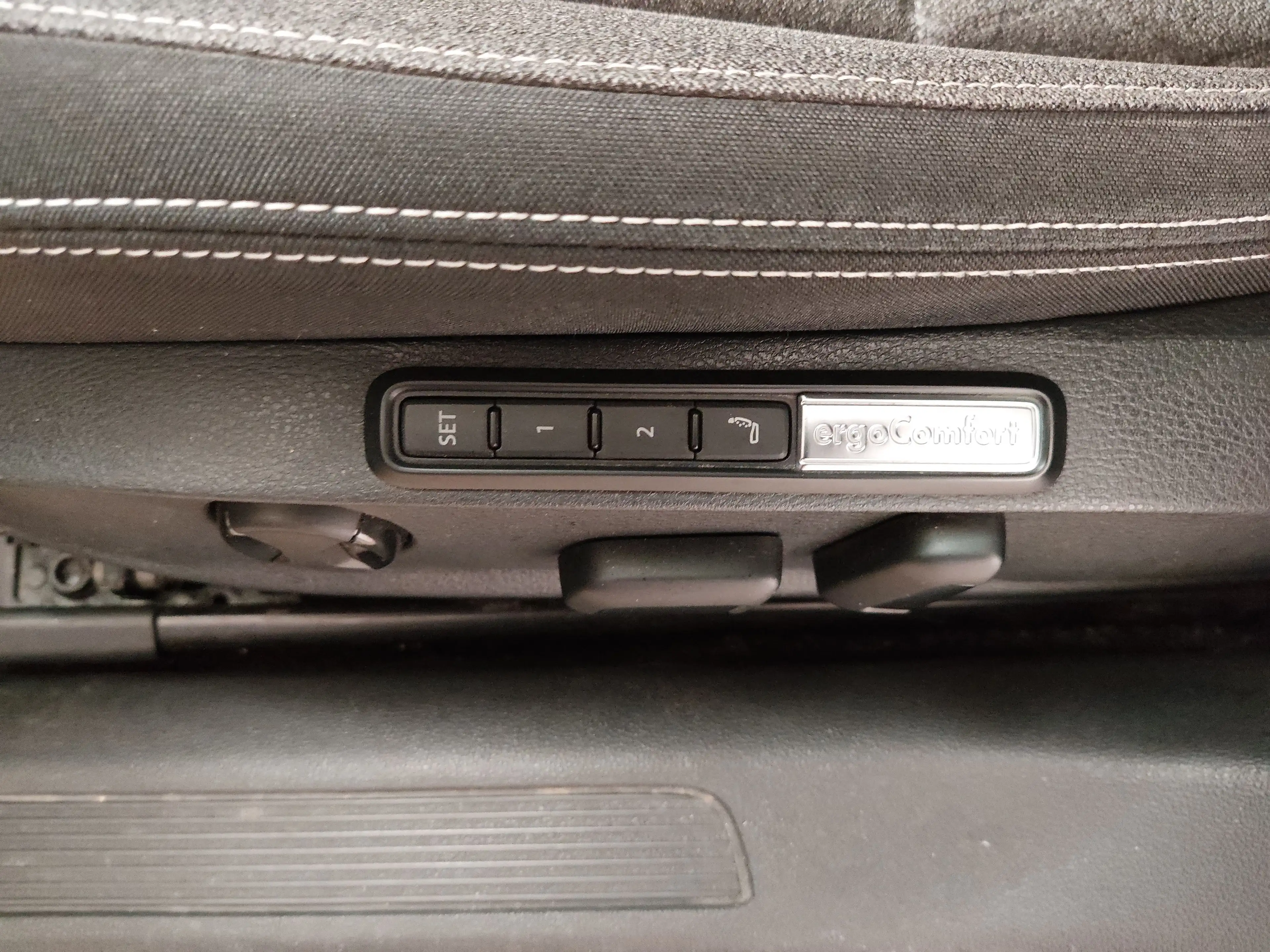 Volkswagen Passat Variant 2.0 TDI Business Navi LED AID RFK — photo 15