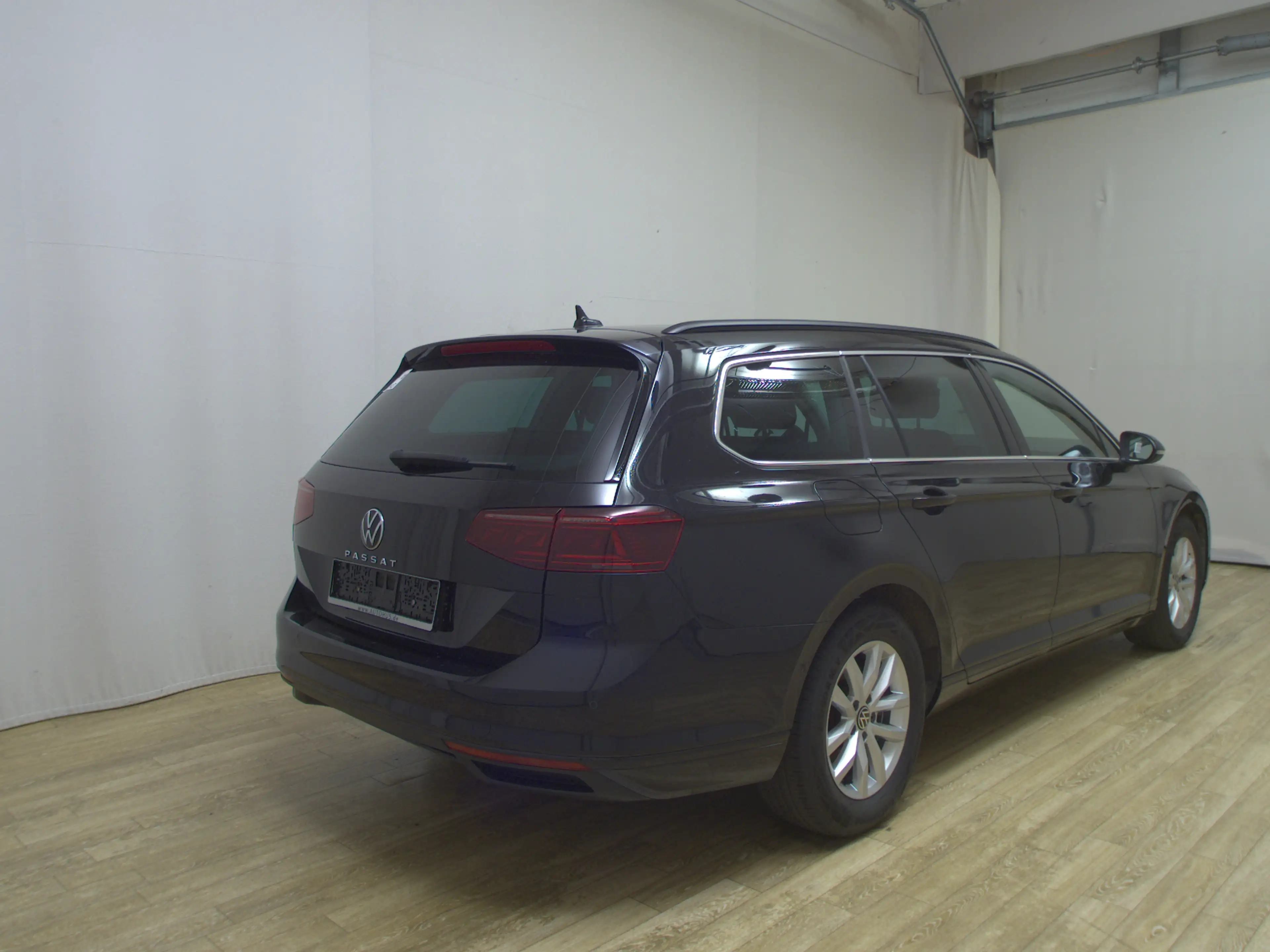 Volkswagen Passat Variant 2.0 TDI Business Navi LED AID RFK — photo 4