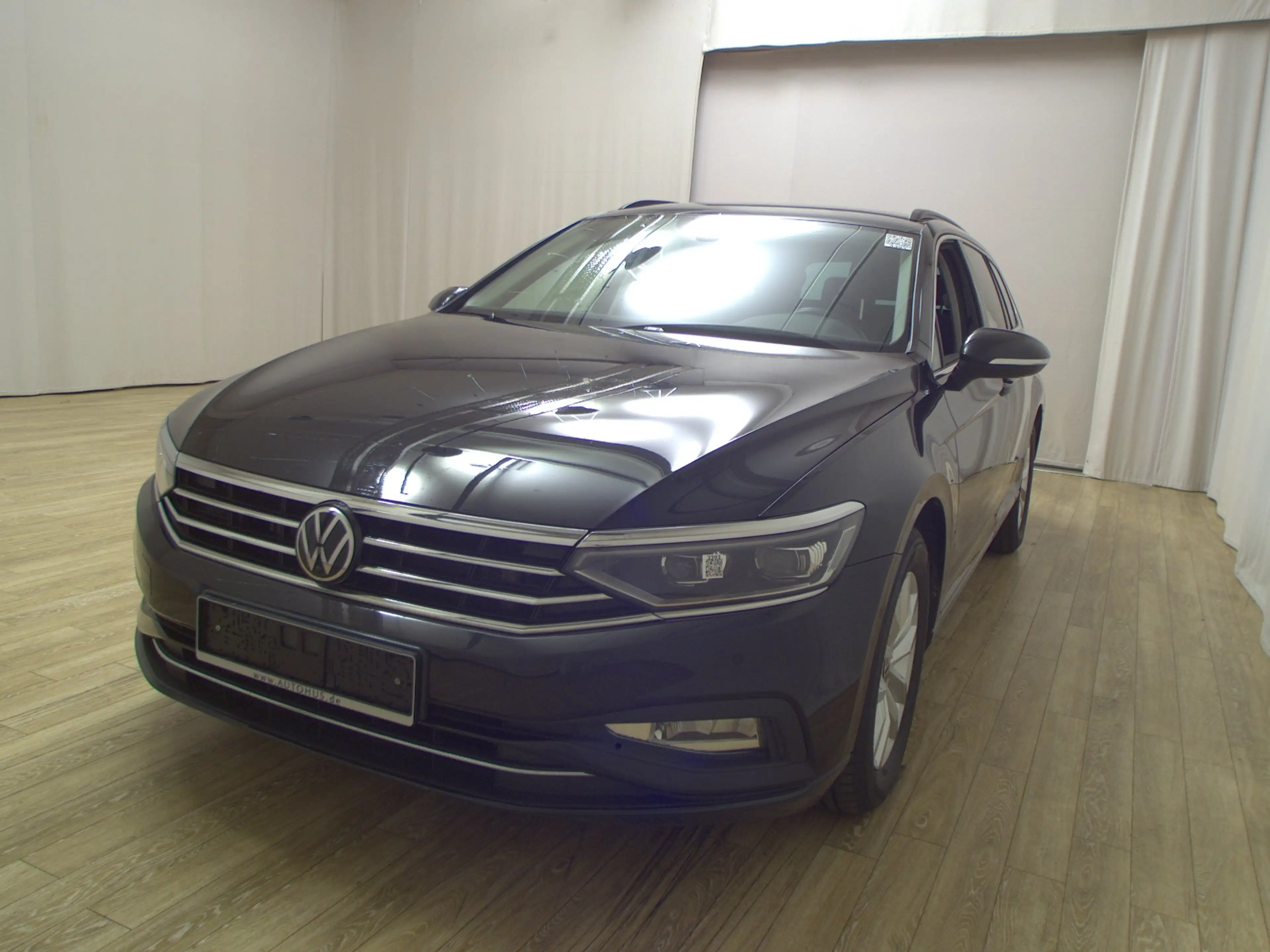 Volkswagen Passat Variant 2.0 TDI Business Navi LED AID RFK — photo 2