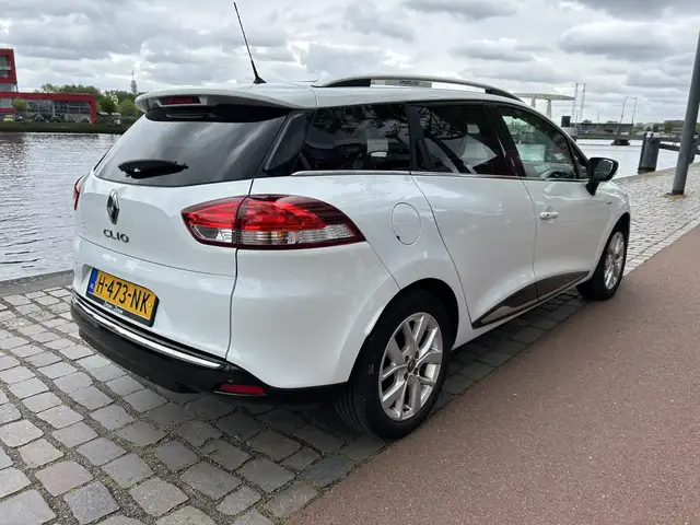 Renault Clio view 2