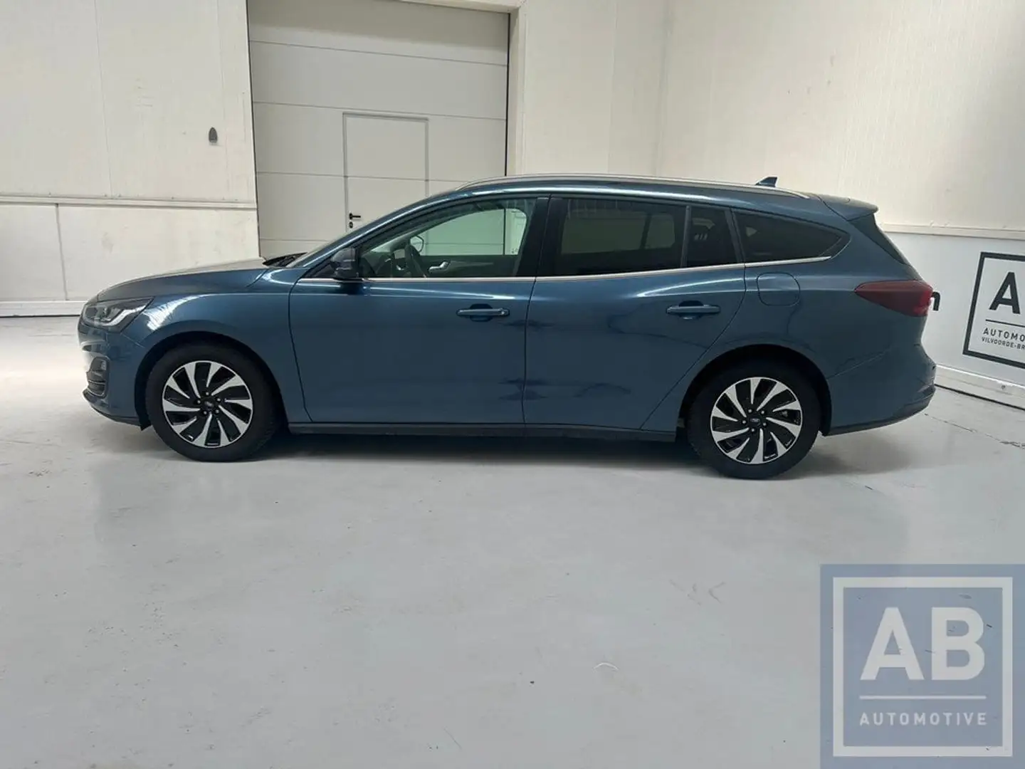 Ford Focus * Titanium - Clipper - Benzine * Bleu - 2