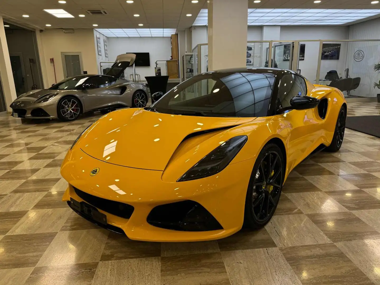 Lotus Emira V6 First Edition Manuale + LSD Amarillo - 2