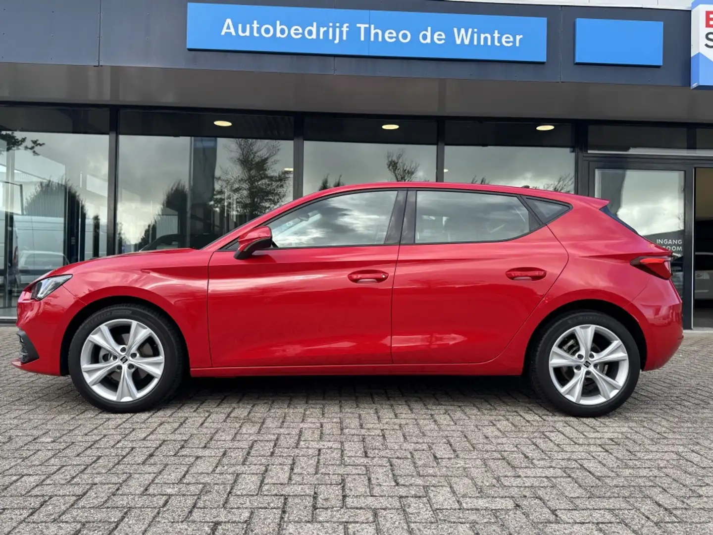 SEAT Leon 1.0 TSI Reference| LED, Clima, Navi, Cruise, CarPl Rosso - 2