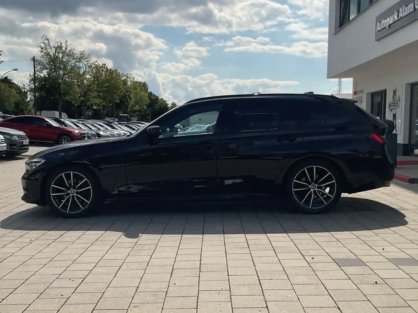 BMW 320 d Sport Line Touring ACC AHK CarPlay DAB LED Noir - 2