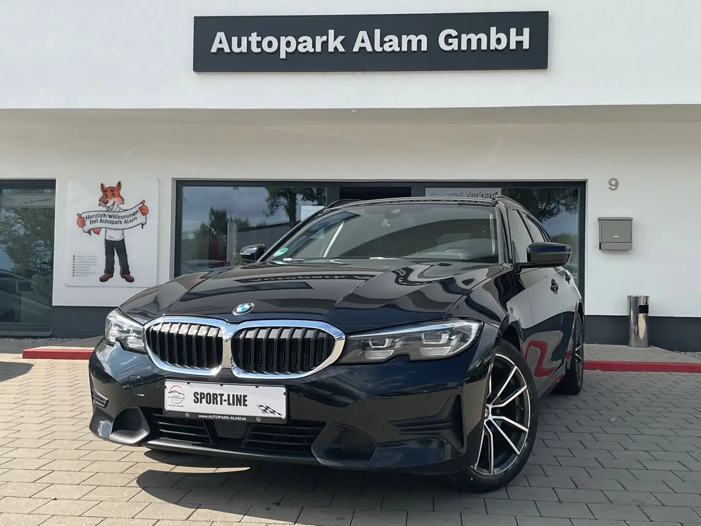 BMW 320 d Sport Line Touring ACC AHK CarPlay DAB LED Noir - 1