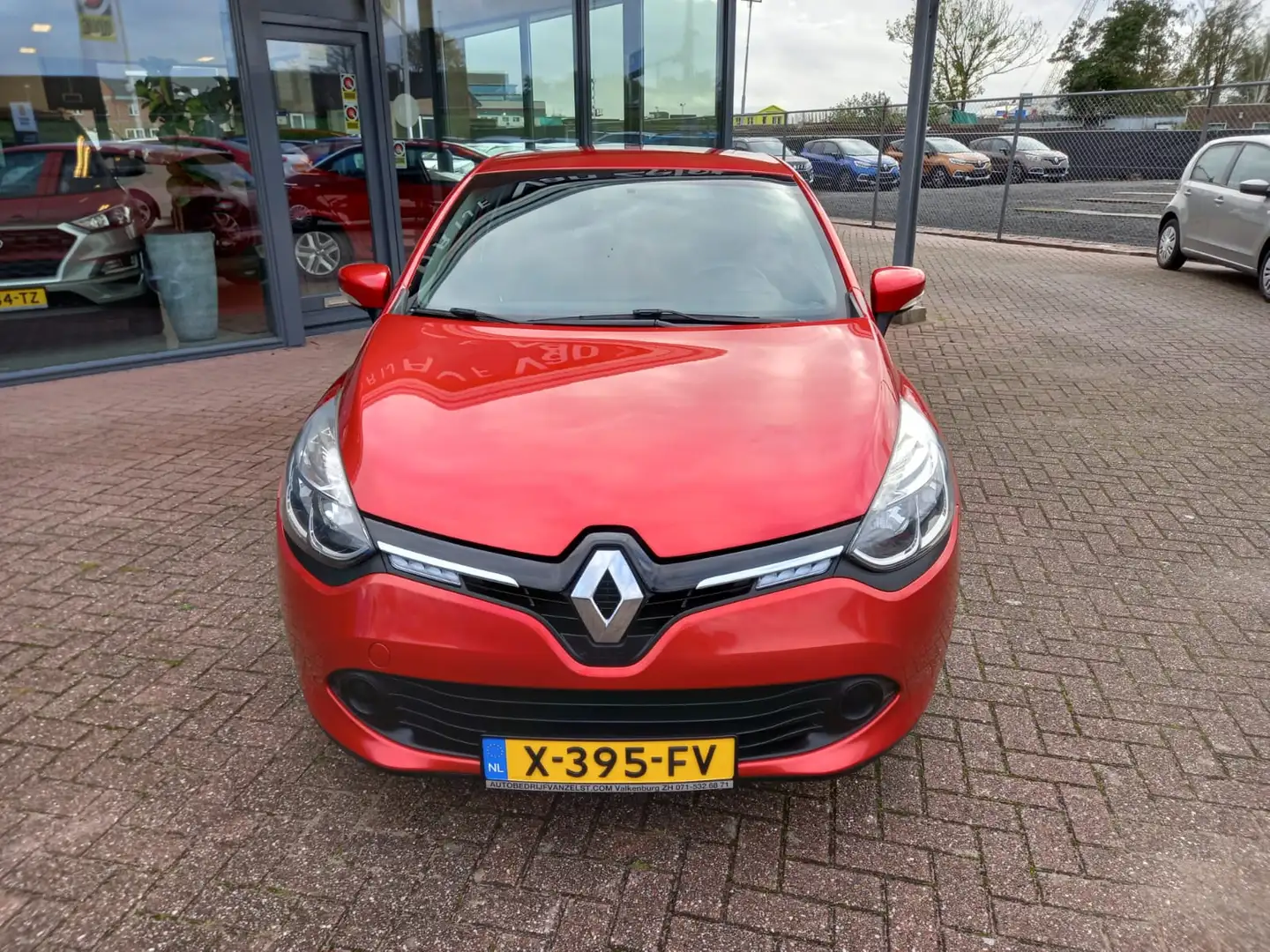 Renault Clio 1.2 Dynamique Automaat, Airco, Multimedia systeem, Rouge - 2
