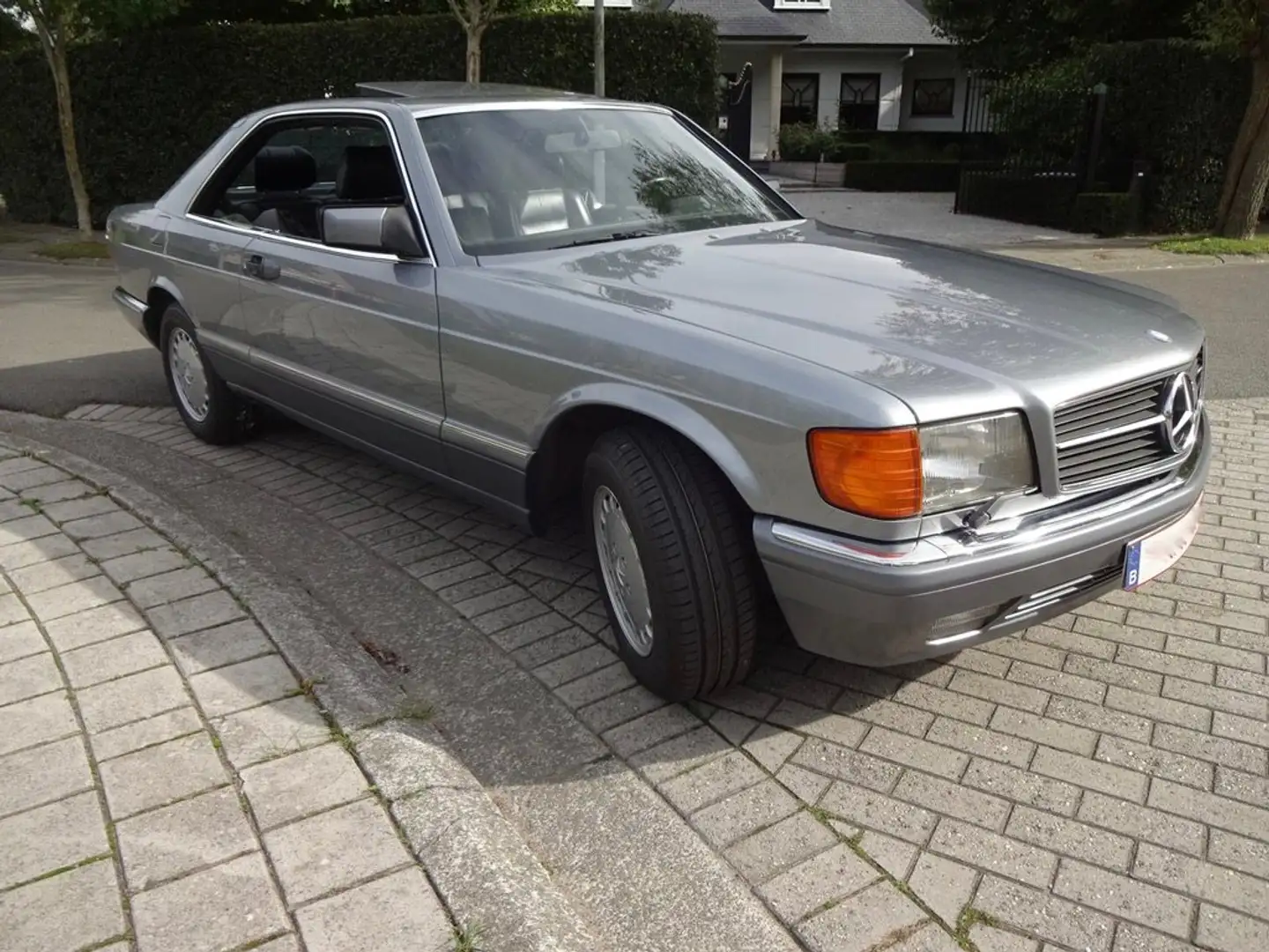 Mercedes-Benz 560 560 SEC Gris - 1