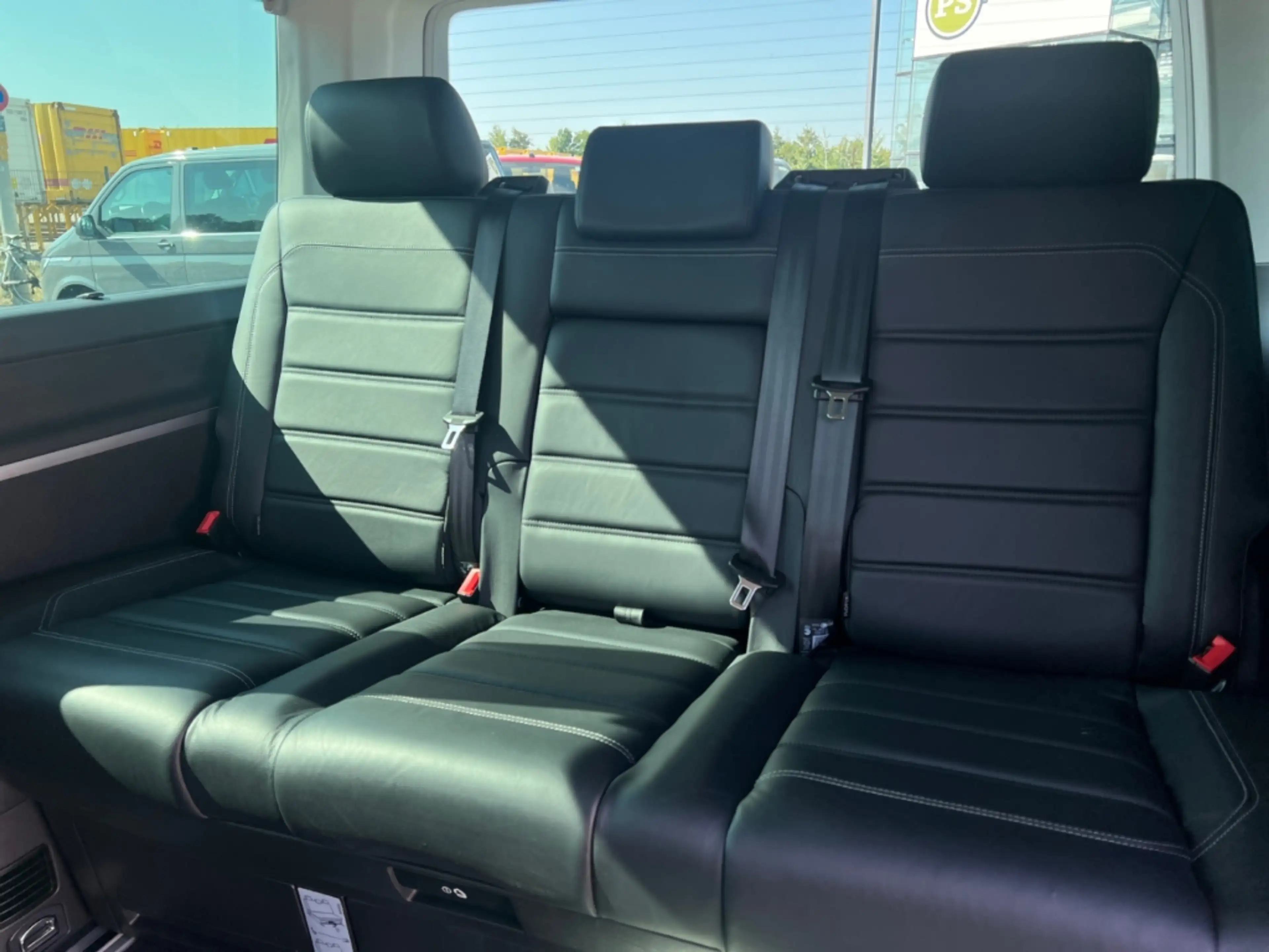 Volkswagen T6.1 Multivan Comfortline 4MOTION Leder Standhzg — photo 12