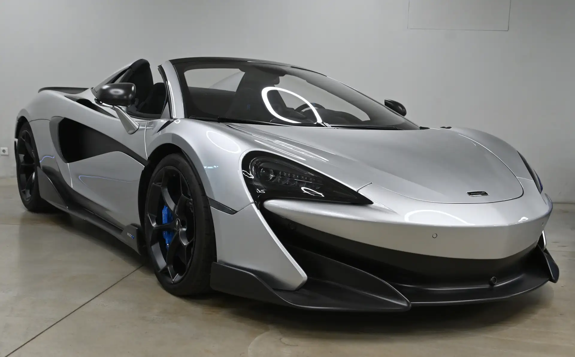맥라렌 600LT Spider 2022 은색 사진 5