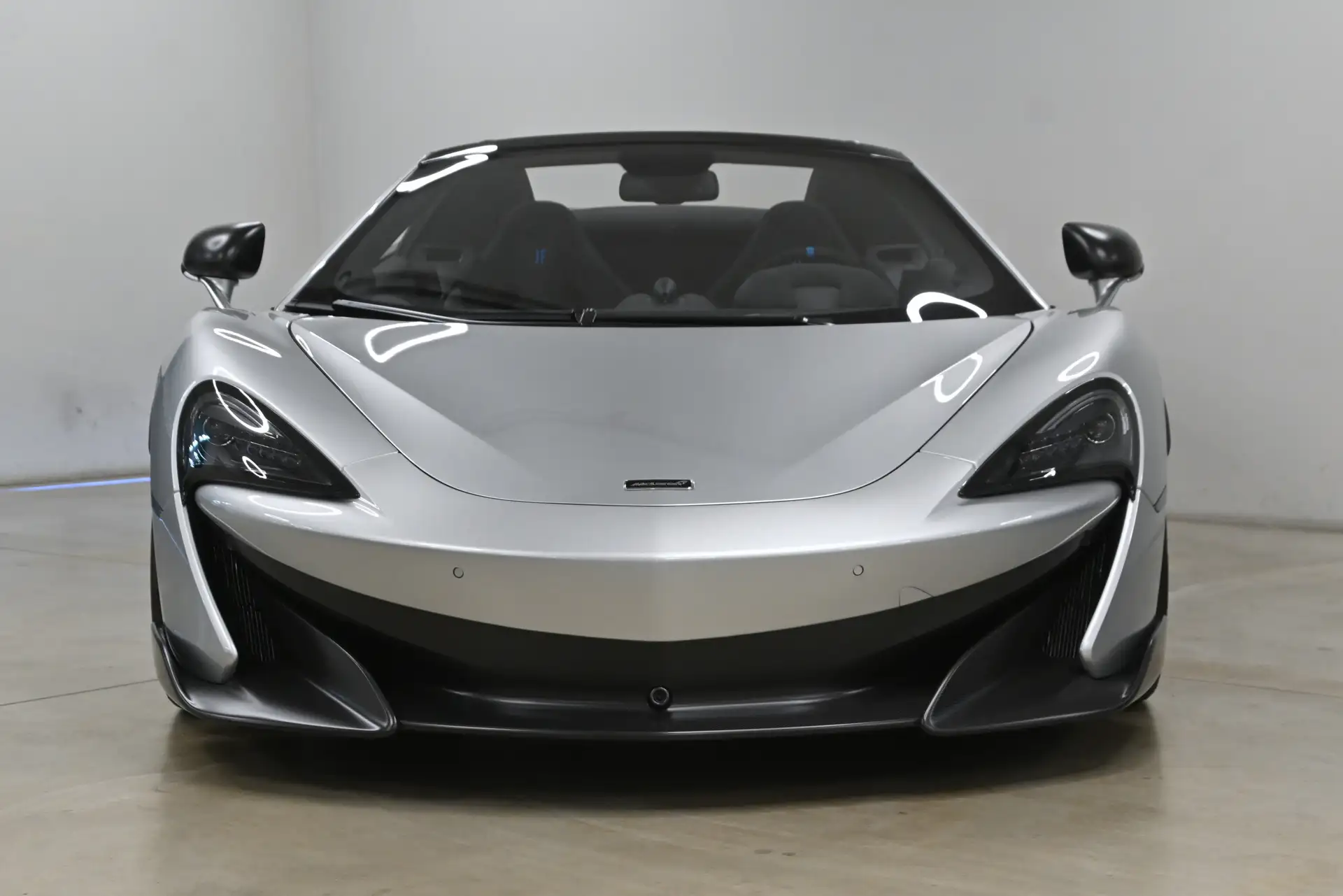 맥라렌 600LT Spider 2022 은색 사진 6