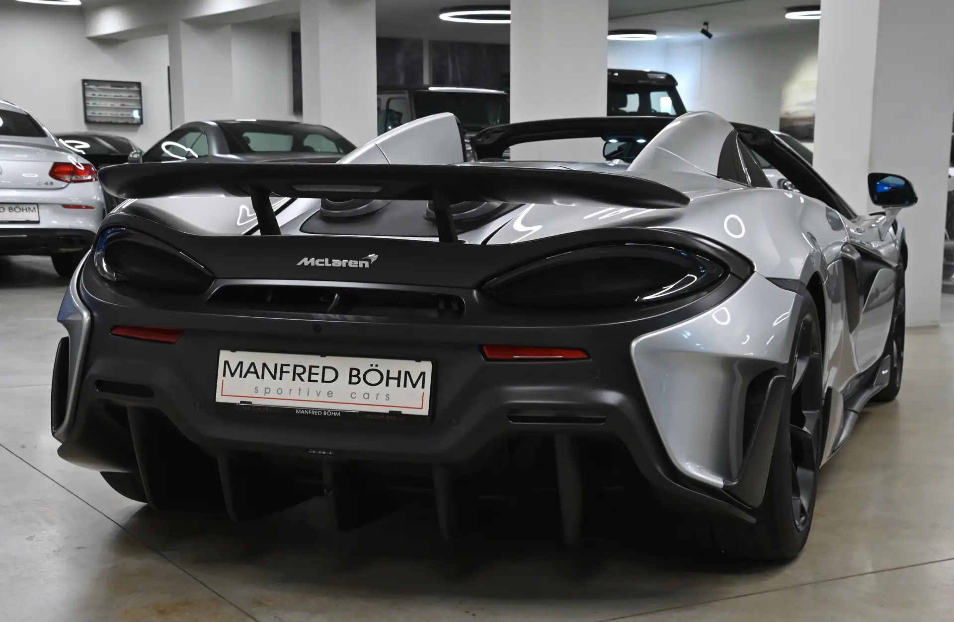 맥라렌 600LT Spider 2022 은색 사진 8