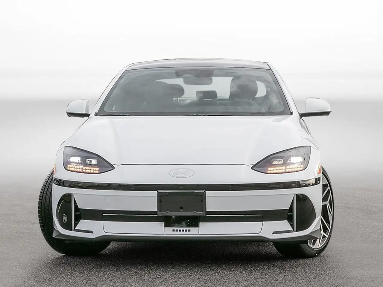 Hyundai IONIQ 6 снимка Hyundai IONIQ 6