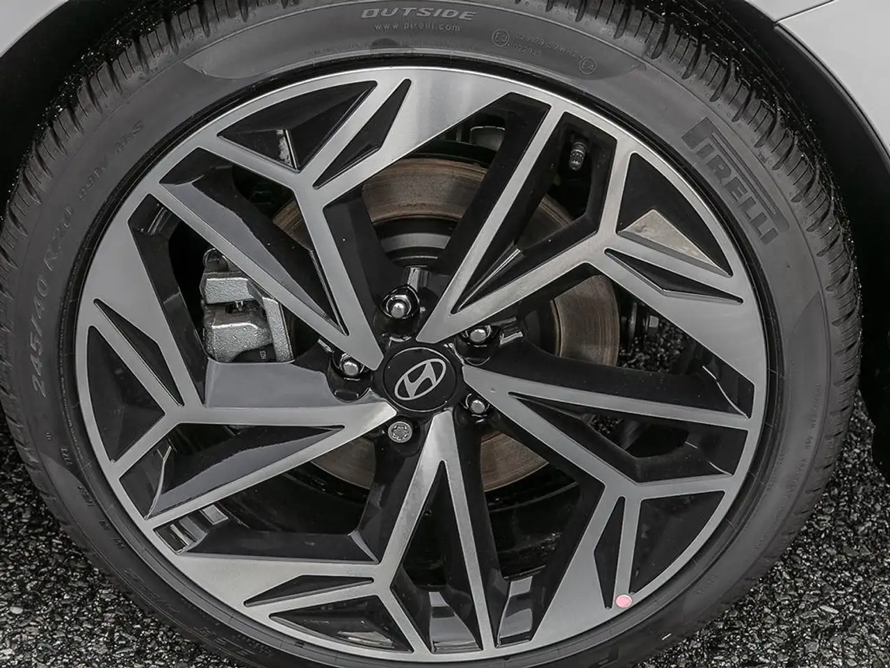 Hyundai IONIQ 6 снимка Hyundai IONIQ 6