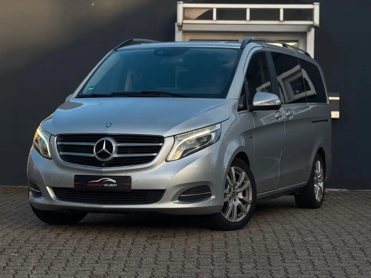 Mercedes-Benz V 250