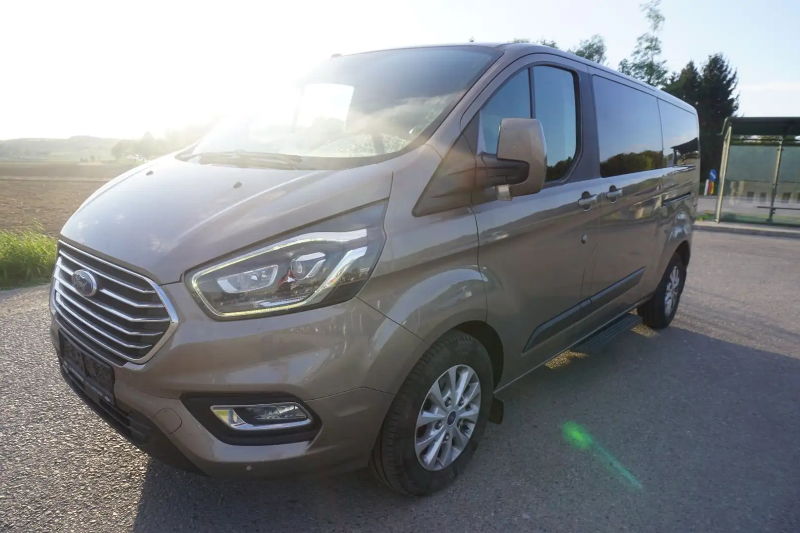 Ford Tourneo Custom 2.0 TDCi 320 L2 Trend EURO 6d-TEMP Silber - 1