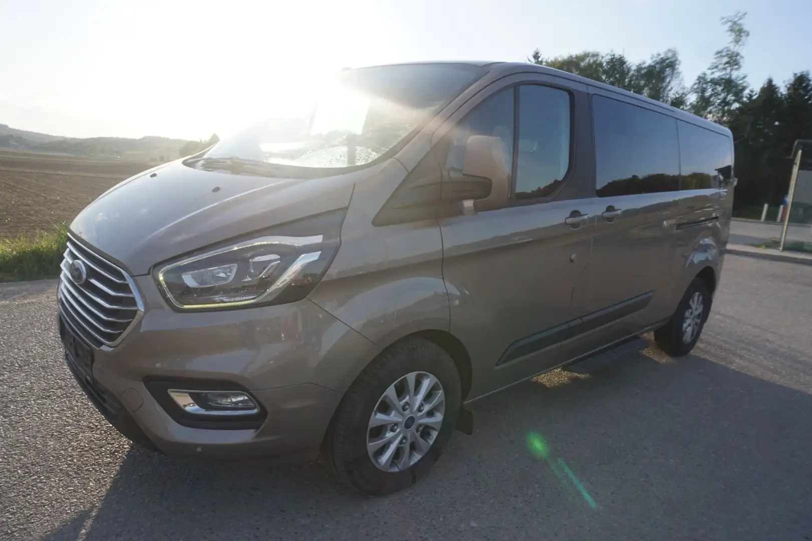 Ford Tourneo Custom 2.0 TDCi 320 L2 Trend EURO 6d-TEMP Silber - 2