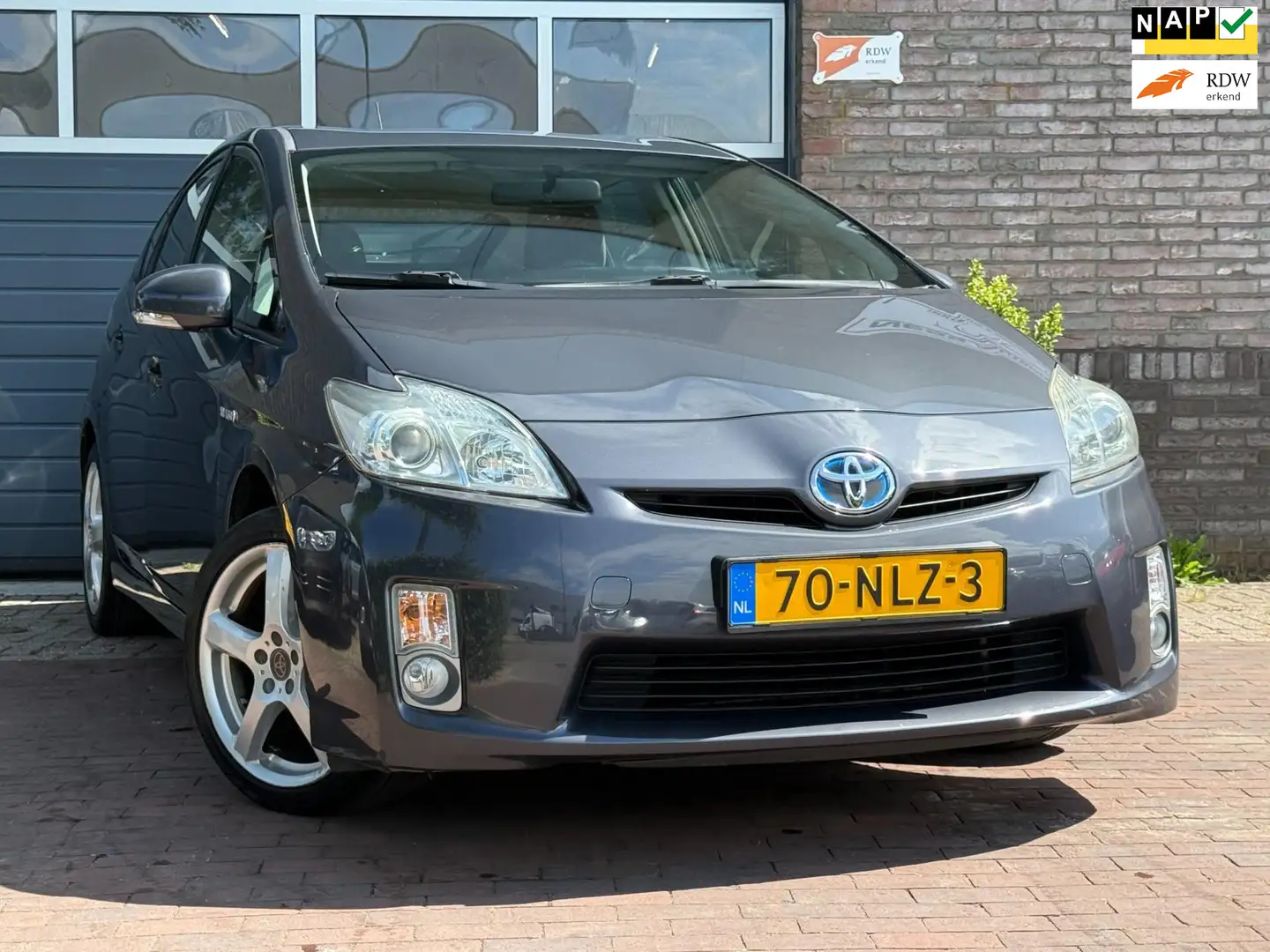 Toyota Prius 1.8 Comfort|Climate|1e Eig. Gris - 1